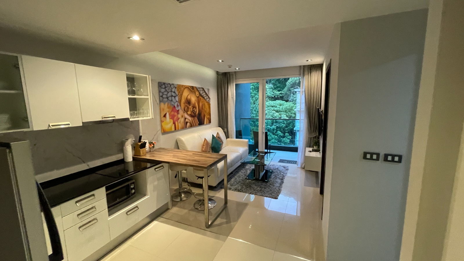 PHUKET A PATONG CONDO 1 CHAMBRE. IMMOCENTER ASIA THAILAND REAL ESTATE AGENCY PUKET