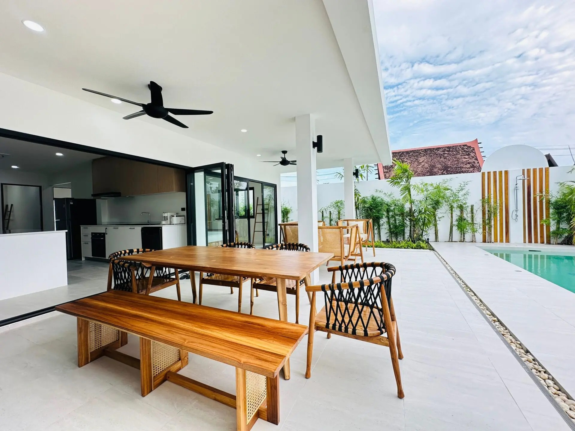PHUKET A RAWAI VILLA DE STANDING. IMMOCENTER THAILANDE PHUKET
