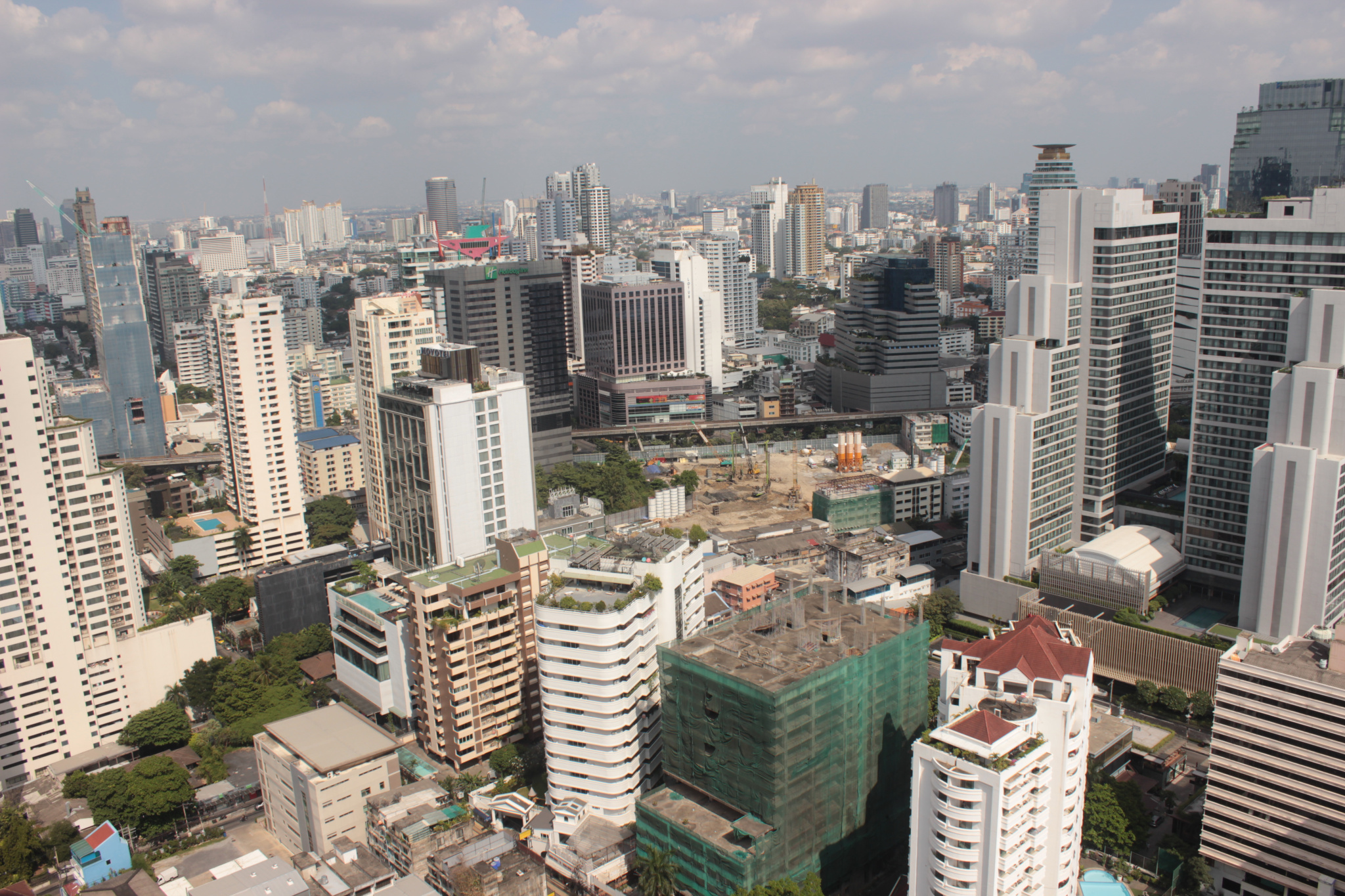 BANGKOK A ASOK CONDO DE STANDING 2 CHAMBRES.  AGENCE IMMOCENTER THAILANDE BANGKOK