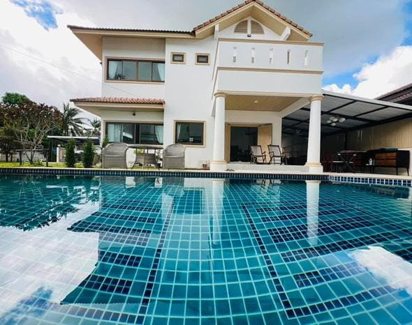 PHUKET A CHALONG VILLA 5 CHAMBRES. IMMOCENTER THAILANDE PHUKET