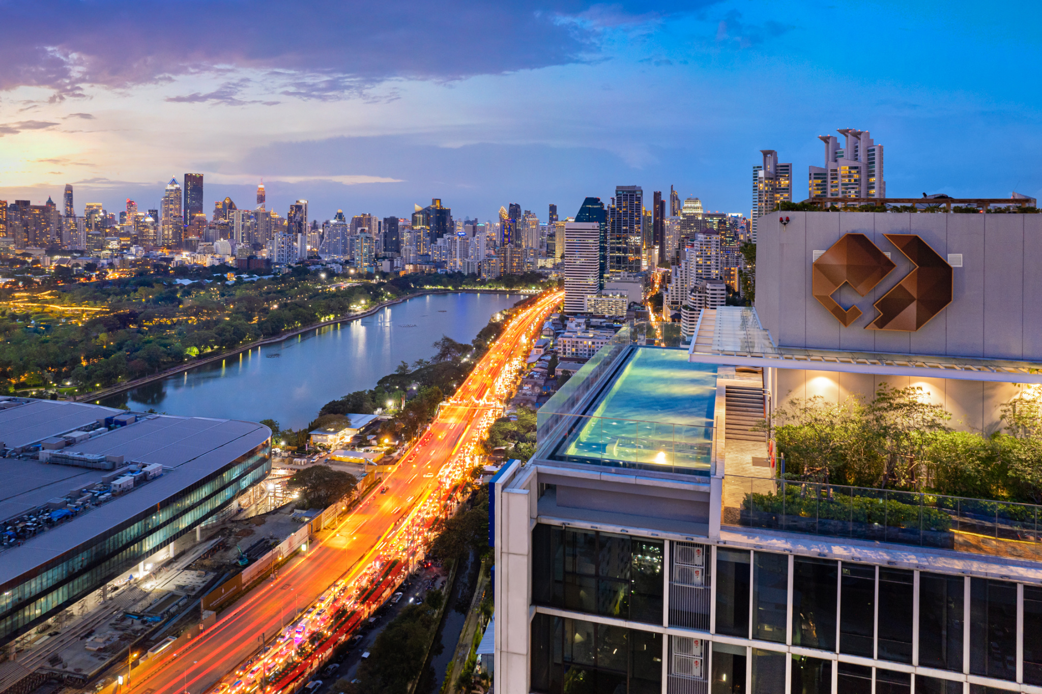 BANGKOK A RAMA 4 PENTHOUSE DE LUXE 3 CHAMBRES. IMMOCENTER THAILANDE BANGKOK