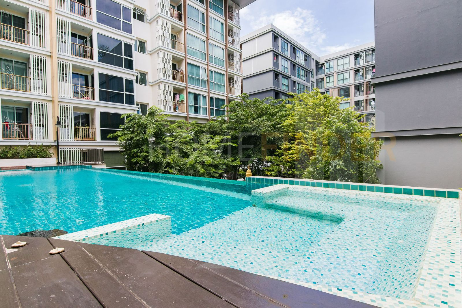 BANGKOK A UDOMSUK CONDO DE 49 M2 AVEC UNE CHAMBRE.IMMOCENTER THAILANDE BANGKOK